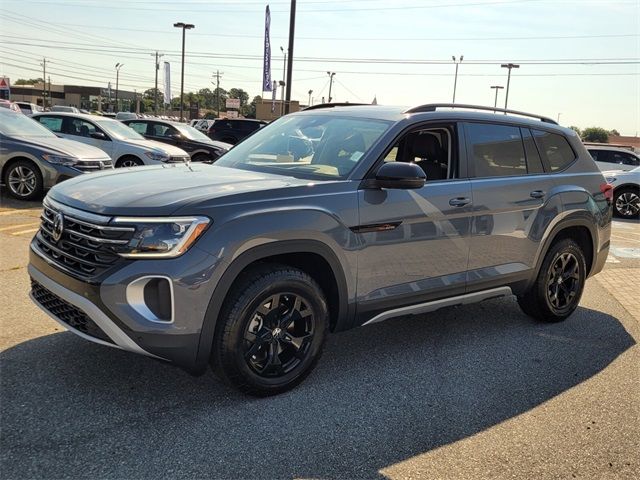 2024 Volkswagen Atlas 2.0T Peak Edition SEL