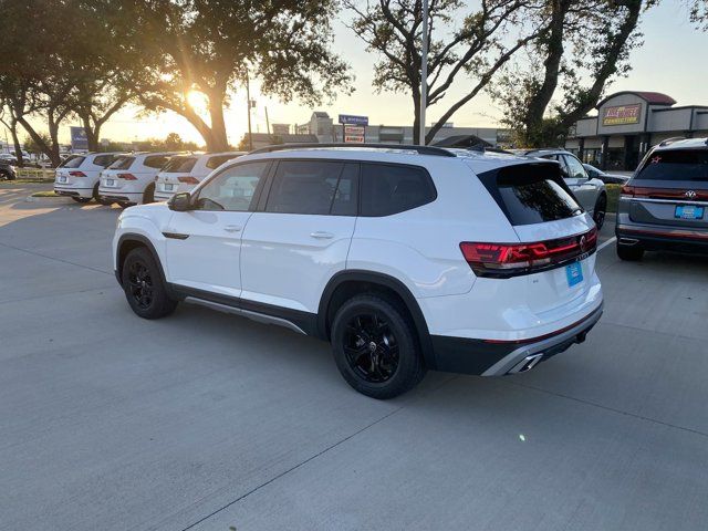 2024 Volkswagen Atlas 2.0T Peak Edition SEL