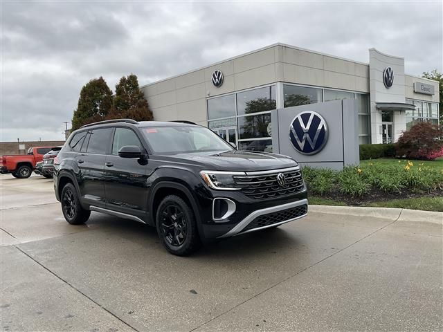 2024 Volkswagen Atlas 2.0T Peak Edition SEL