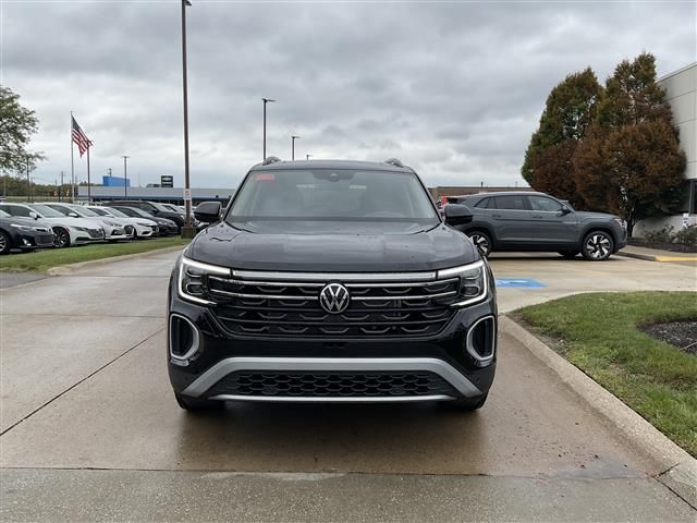 2024 Volkswagen Atlas 2.0T Peak Edition SEL