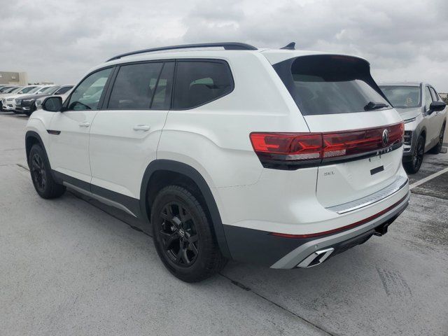 2024 Volkswagen Atlas 2.0T Peak Edition SEL