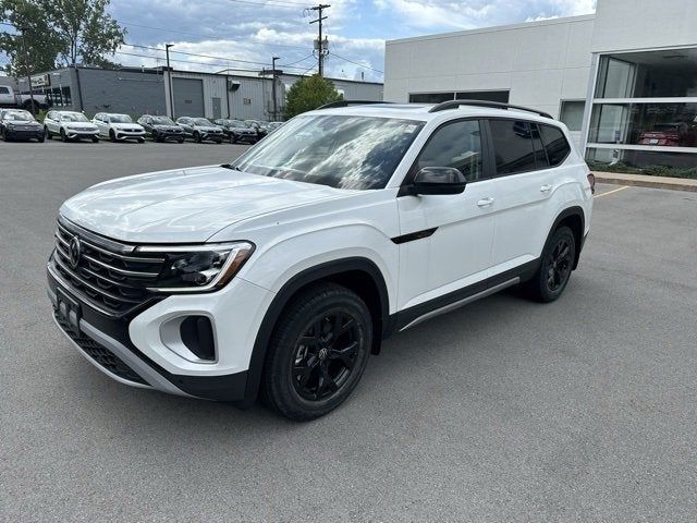 2024 Volkswagen Atlas 2.0T Peak Edition SEL