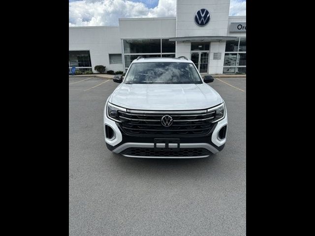 2024 Volkswagen Atlas 2.0T Peak Edition SEL