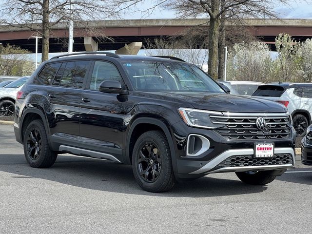 2024 Volkswagen Atlas 2.0T Peak Edition SEL