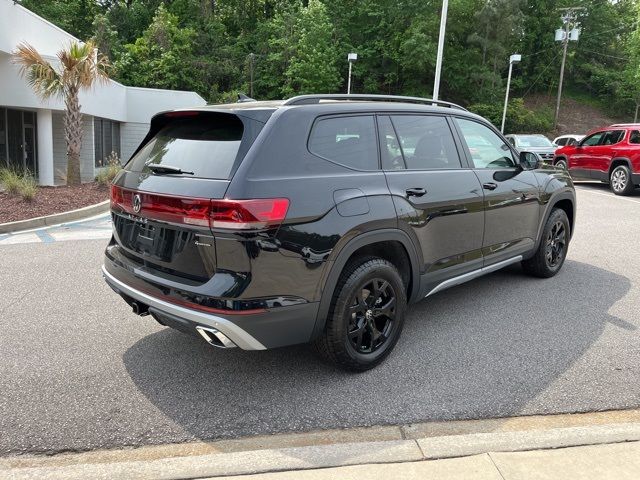 2024 Volkswagen Atlas 2.0T Peak Edition SEL