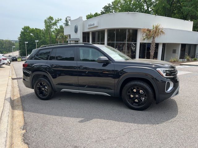 2024 Volkswagen Atlas 2.0T Peak Edition SEL