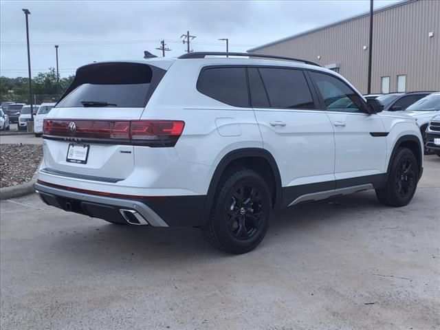 2024 Volkswagen Atlas 2.0T Peak Edition SEL