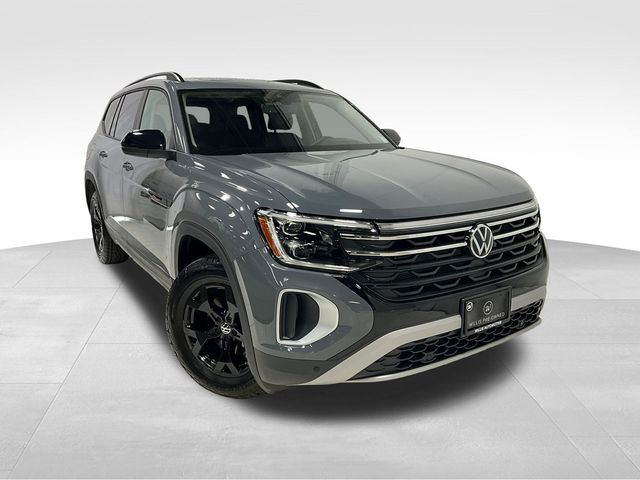 2024 Volkswagen Atlas 2.0T Peak Edition SEL