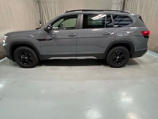 2024 Volkswagen Atlas 2.0T Peak Edition SEL