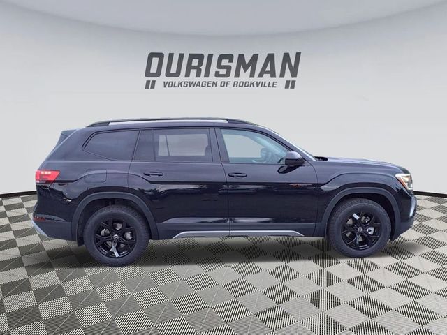 2024 Volkswagen Atlas 2.0T Peak Edition SEL