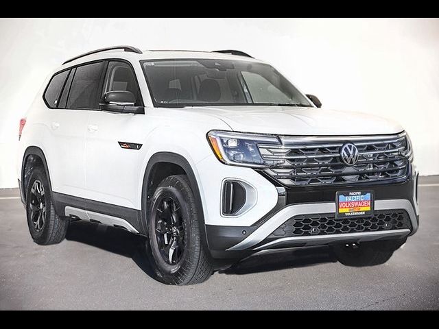 2024 Volkswagen Atlas 2.0T Peak Edition SEL