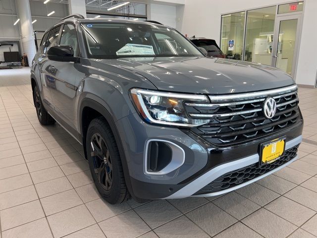 2024 Volkswagen Atlas 2.0T Peak Edition SEL