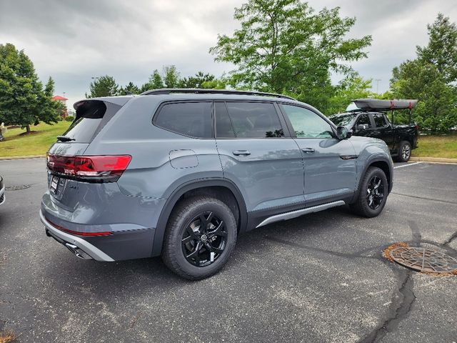 2024 Volkswagen Atlas 2.0T Peak Edition SEL