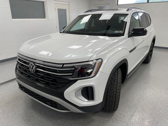 2024 Volkswagen Atlas 2.0T Peak Edition SEL