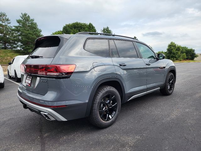 2024 Volkswagen Atlas 2.0T Peak Edition SEL