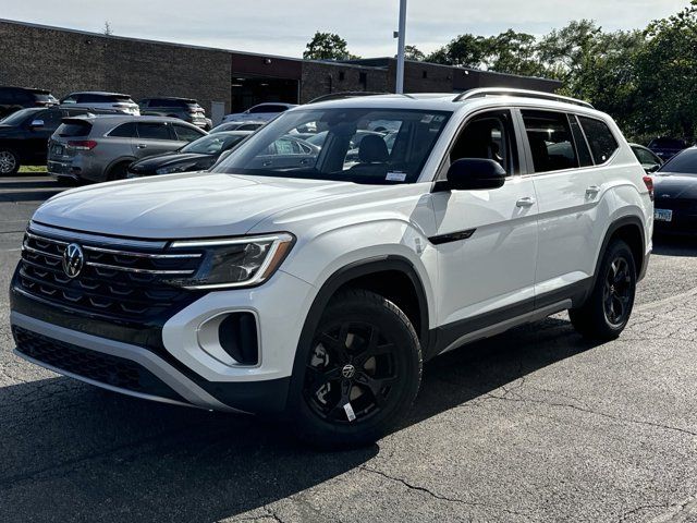 2024 Volkswagen Atlas 2.0T Peak Edition SEL