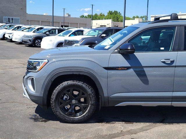 2024 Volkswagen Atlas 2.0T Peak Edition SEL