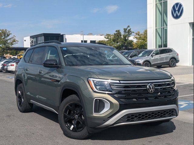 2024 Volkswagen Atlas 2.0T Peak Edition SEL