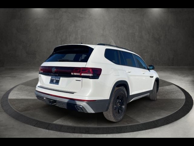 2024 Volkswagen Atlas 2.0T Peak Edition SEL