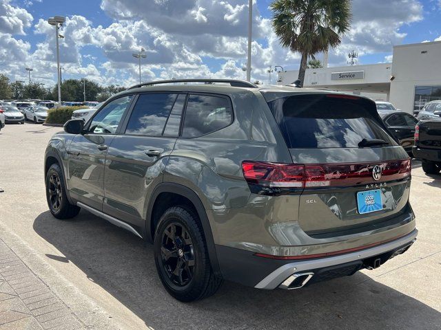 2024 Volkswagen Atlas 2.0T Peak Edition SEL