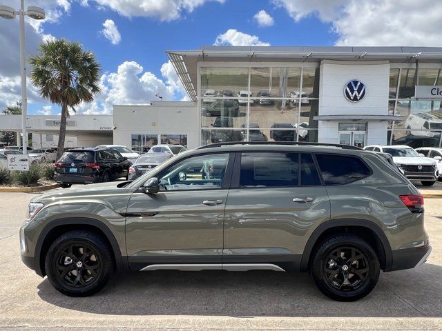 2024 Volkswagen Atlas 2.0T Peak Edition SEL