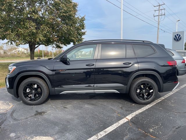 2024 Volkswagen Atlas 2.0T Peak Edition SEL