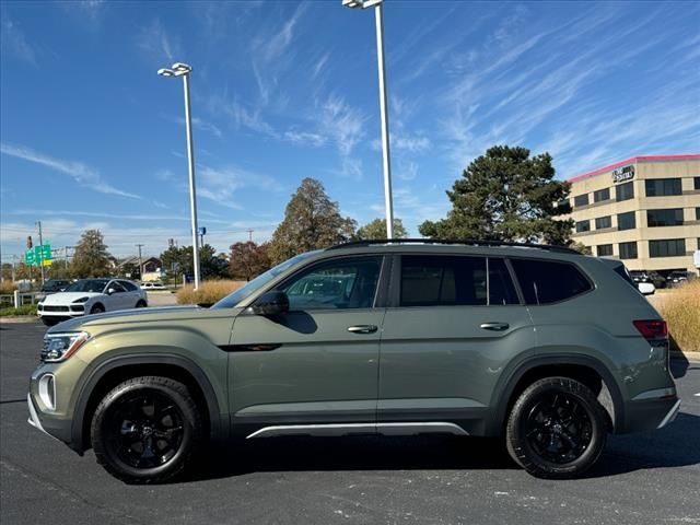 2024 Volkswagen Atlas 2.0T Peak Edition SEL