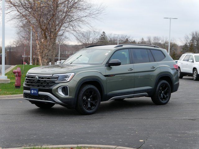 2024 Volkswagen Atlas 2.0T Peak Edition SEL