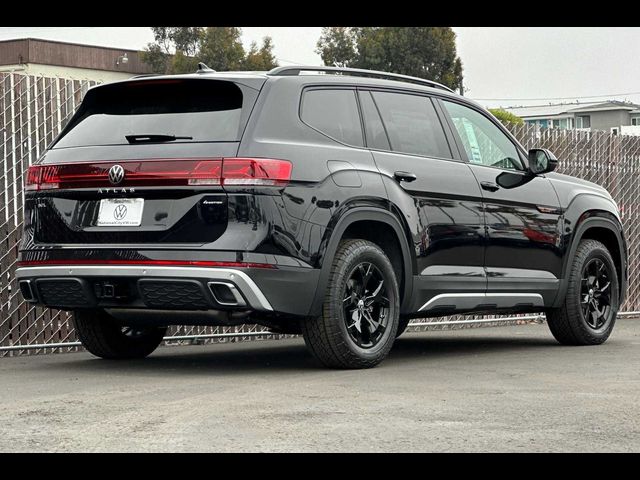 2024 Volkswagen Atlas 2.0T Peak Edition SEL