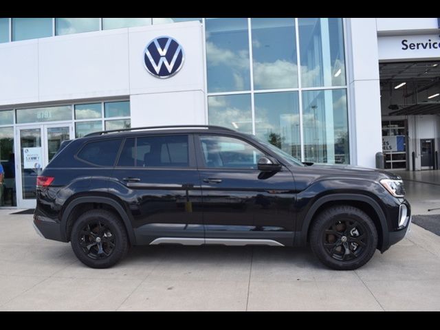 2024 Volkswagen Atlas 2.0T Peak Edition SEL