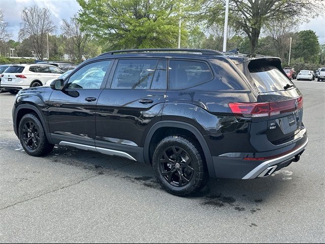 2024 Volkswagen Atlas 2.0T Peak Edition SEL