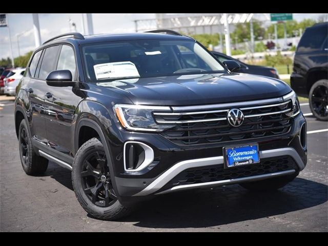 2024 Volkswagen Atlas 2.0T Peak Edition SEL