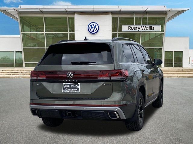 2024 Volkswagen Atlas 2.0T Peak Edition SEL