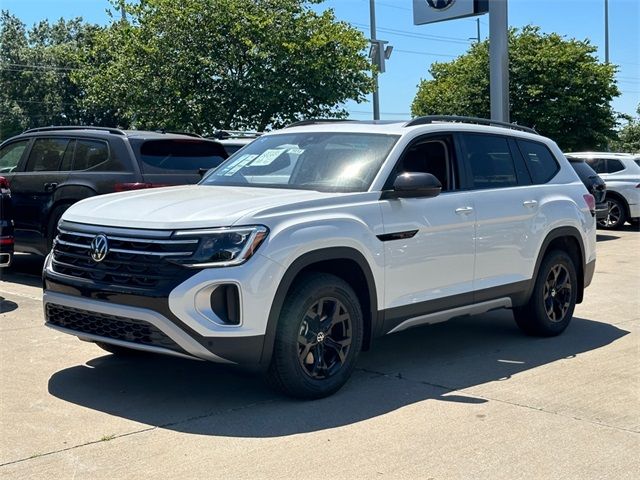 2024 Volkswagen Atlas 2.0T Peak Edition SEL