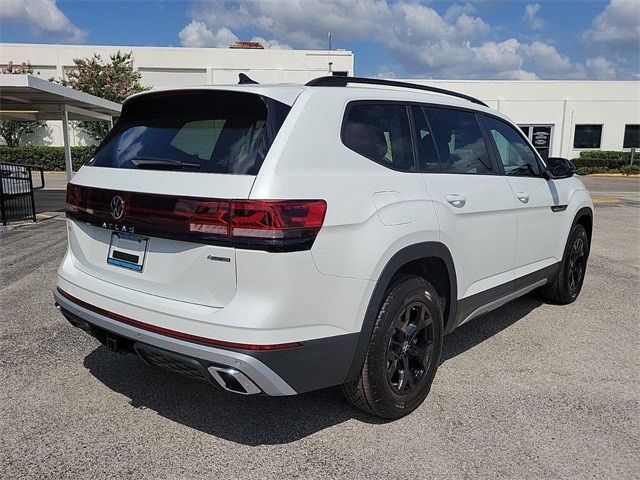 2024 Volkswagen Atlas 2.0T Peak Edition SEL