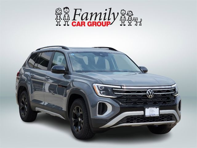 2024 Volkswagen Atlas 2.0T Peak Edition SEL