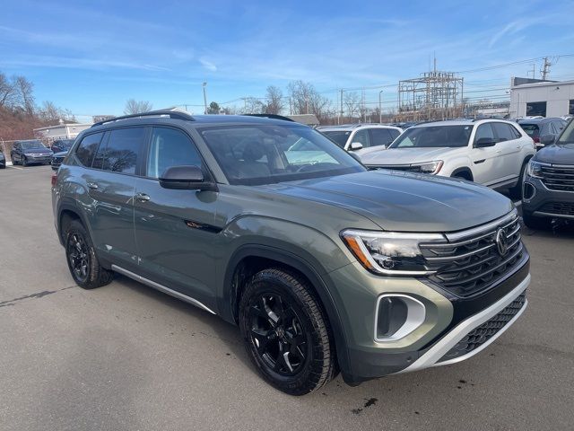 2024 Volkswagen Atlas 2.0T Peak Edition SEL