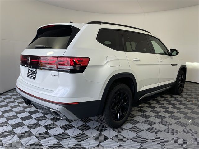 2024 Volkswagen Atlas 2.0T Peak Edition SEL