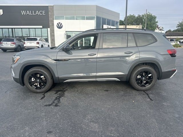 2024 Volkswagen Atlas 2.0T Peak Edition SEL