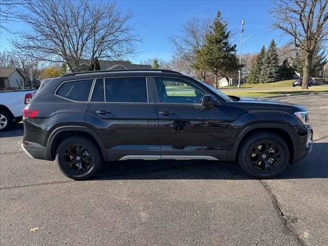 2024 Volkswagen Atlas 2.0T Peak Edition SEL