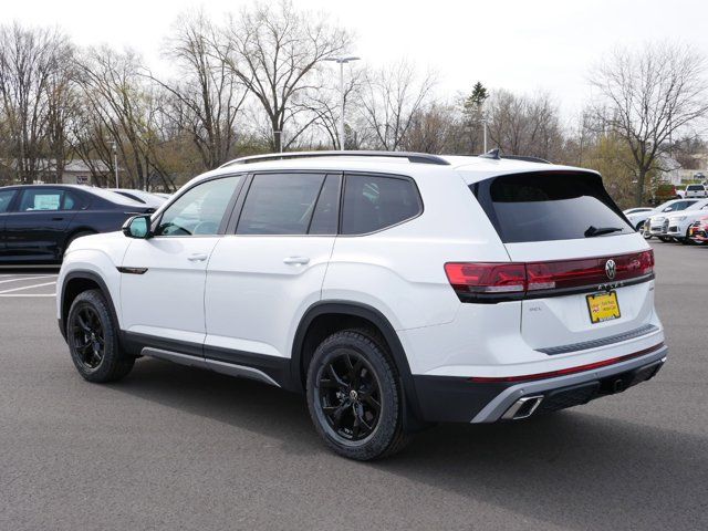 2024 Volkswagen Atlas 2.0T Peak Edition SEL