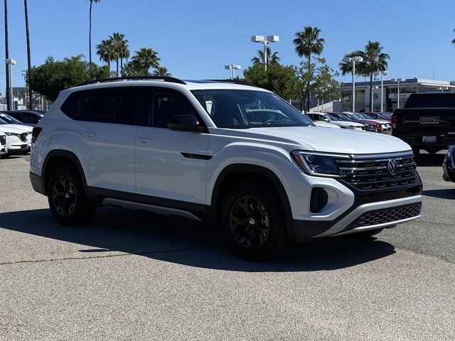 2024 Volkswagen Atlas 2.0T Peak Edition SEL