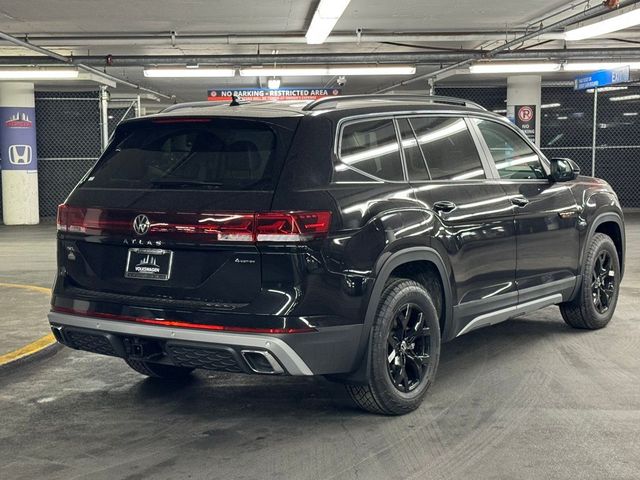 2024 Volkswagen Atlas 2.0T Peak Edition SEL