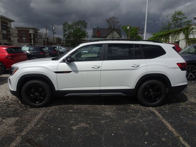 2024 Volkswagen Atlas 2.0T Peak Edition SEL