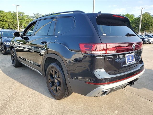 2024 Volkswagen Atlas 2.0T Peak Edition SEL