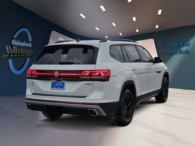 2024 Volkswagen Atlas 2.0T Peak Edition SEL