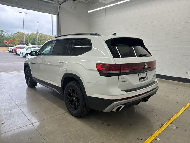 2024 Volkswagen Atlas 2.0T Peak Edition SEL