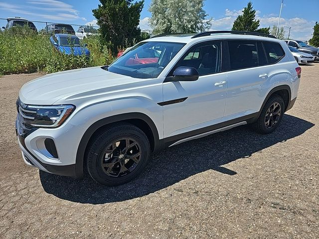 2024 Volkswagen Atlas 2.0T Peak Edition SEL