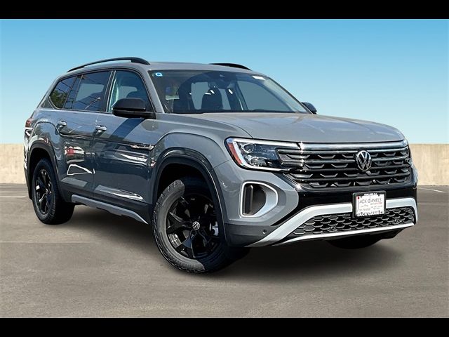 2024 Volkswagen Atlas 2.0T Peak Edition SEL