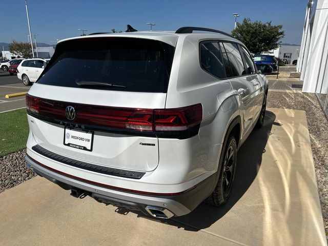 2024 Volkswagen Atlas 2.0T Peak Edition SEL